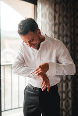 Wedding groom getting ready at Calamigos Ranch in Malibu California photos by Alvis Pham Photography, Orange County California Wedding Photographer