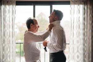Wedding groom getting ready at Calamigos Ranch in Malibu California photos by Alvis Pham Photography, Orange County California Wedding Photographer