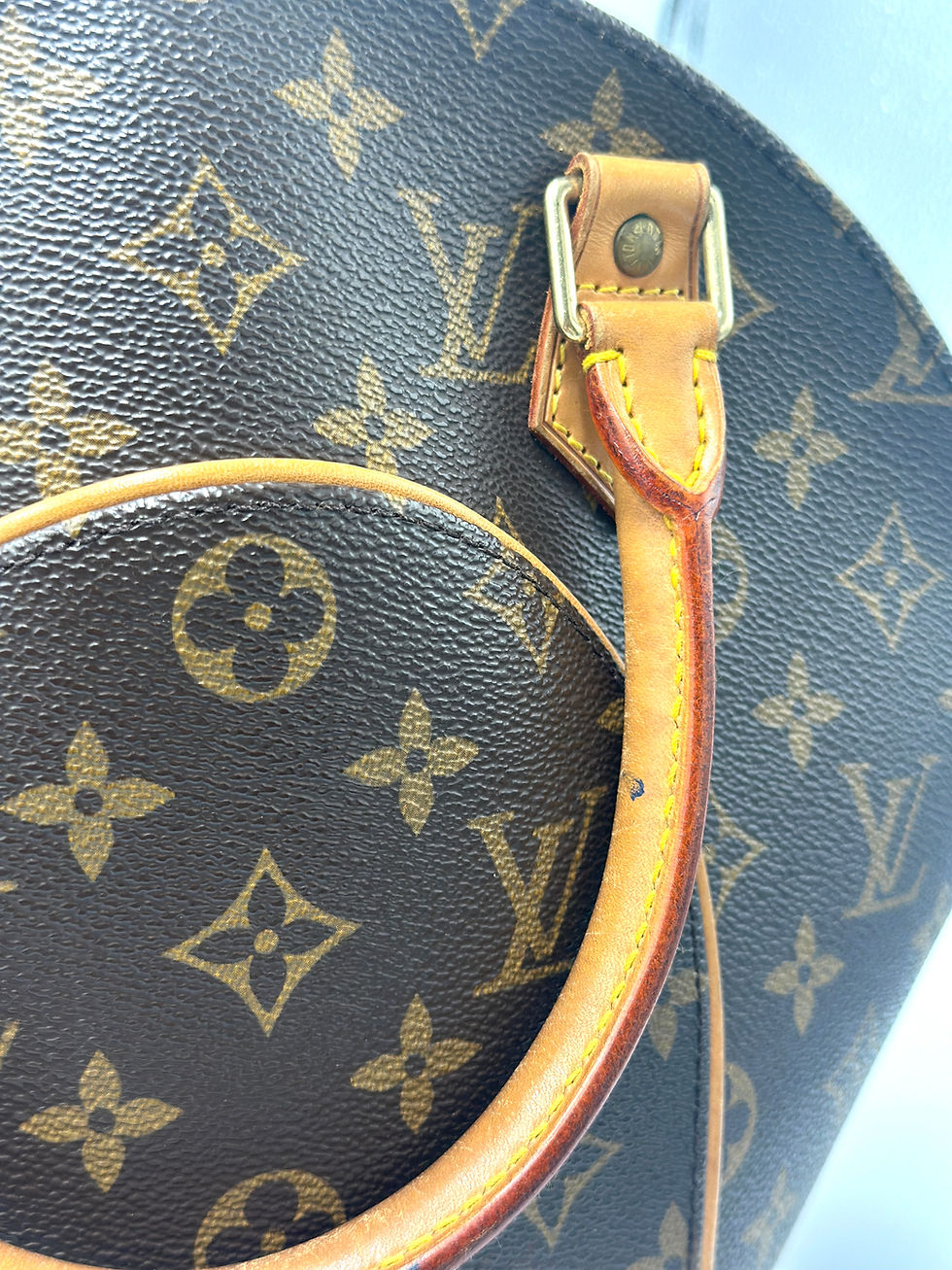 Thumbnail: Louis Vuitton-Ellipse