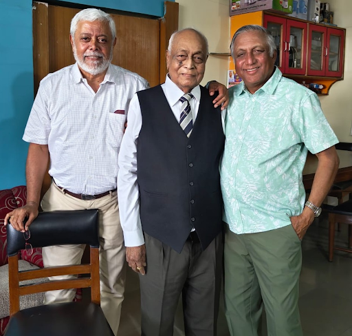 Captain Vidyadhar K Gaikwad flanked by his nephew Rear Admiral Ravindra Gaikwad and Capt Sanjeev Pande