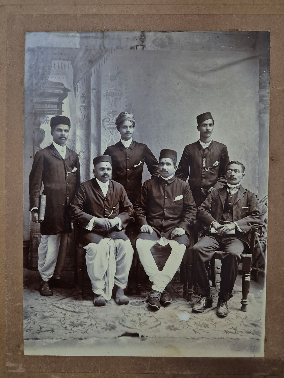 Major Govind Rao is seated at the centre (c. 1907)
