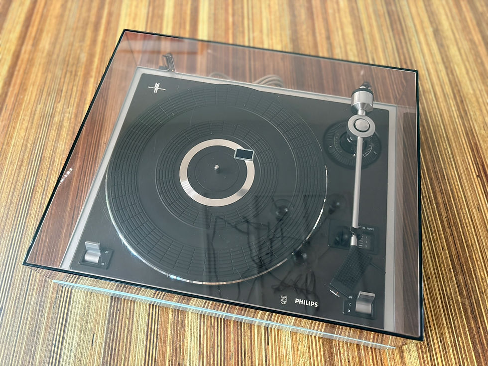 Thumbnail: Philips 437 turntable