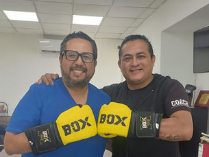 Alianza MediFem con Rudy López, Campeón Mundial de Boxeo CMB, para integrar boxeo profesional al Reto 100 MediFem en Cancún.