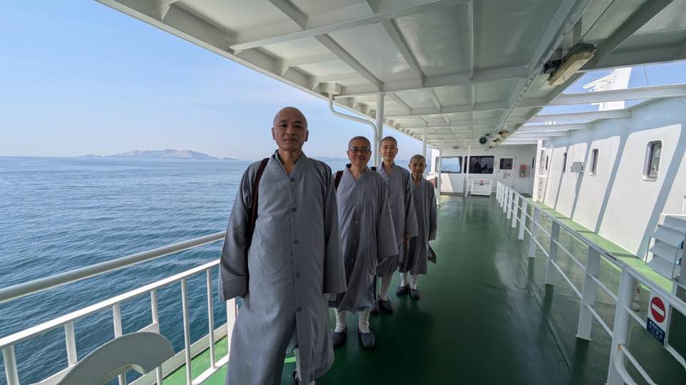 《2569第一次知恩感恩報恩短期研修》副總都監帶領僧團法師搭船前往小豆島