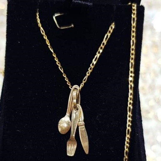 Gold Pendant (2.8 grams)