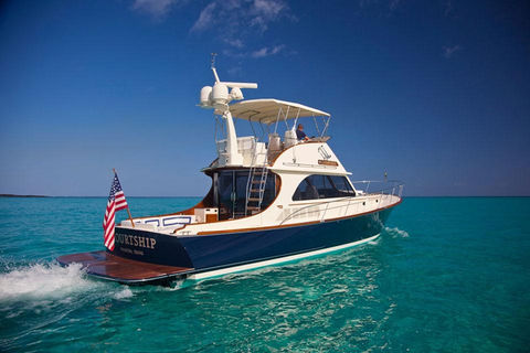 Yacht, American flag, cruising with boat platform lift