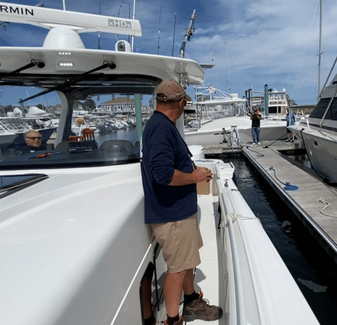 precise docking with Dockmate® wireless remote