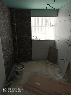 Pose de carrelage dans la salle de bain a Tel-aviv