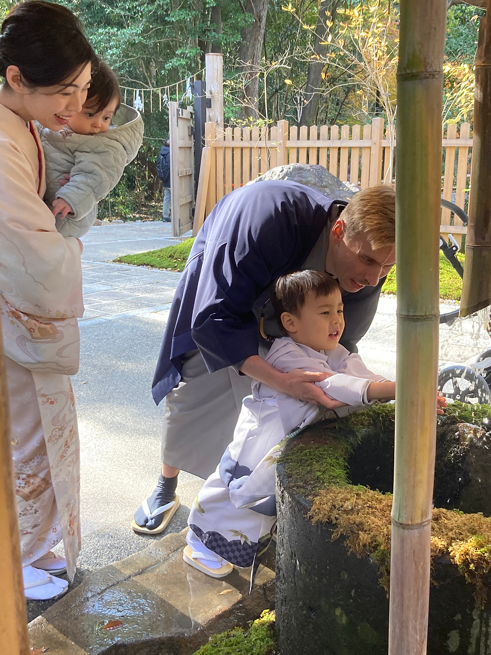 The family, all dressed up in kimonos, enjoys the Shichi-go-san ceremony