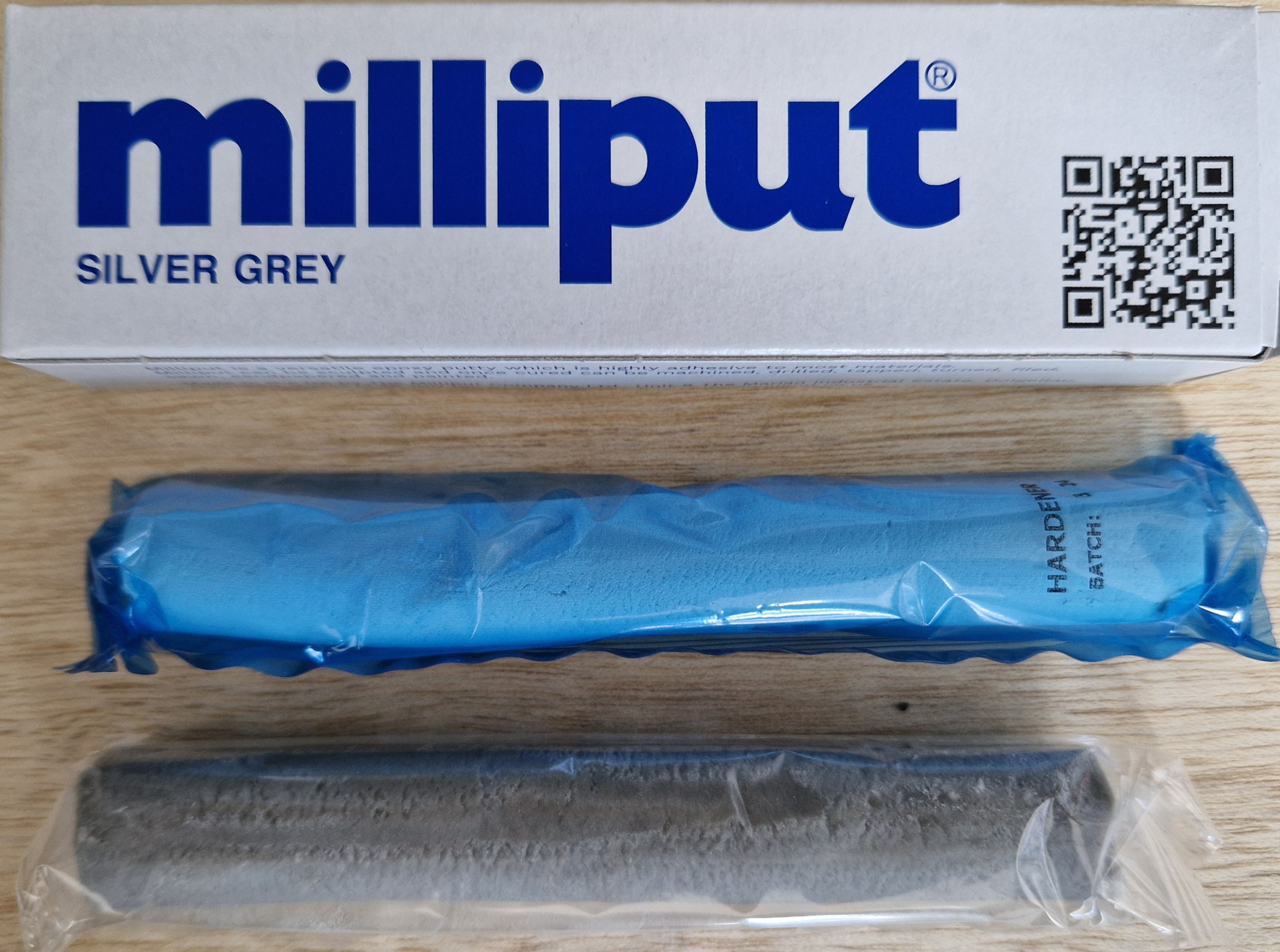 Milliput fine grade silver grey 2 part epoxy putty 44011