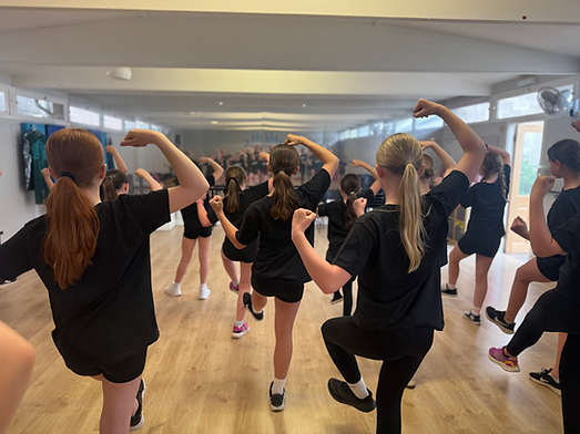 Street and commercial dance teens