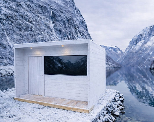 Savu hvit ved fjorden_edited.jpg