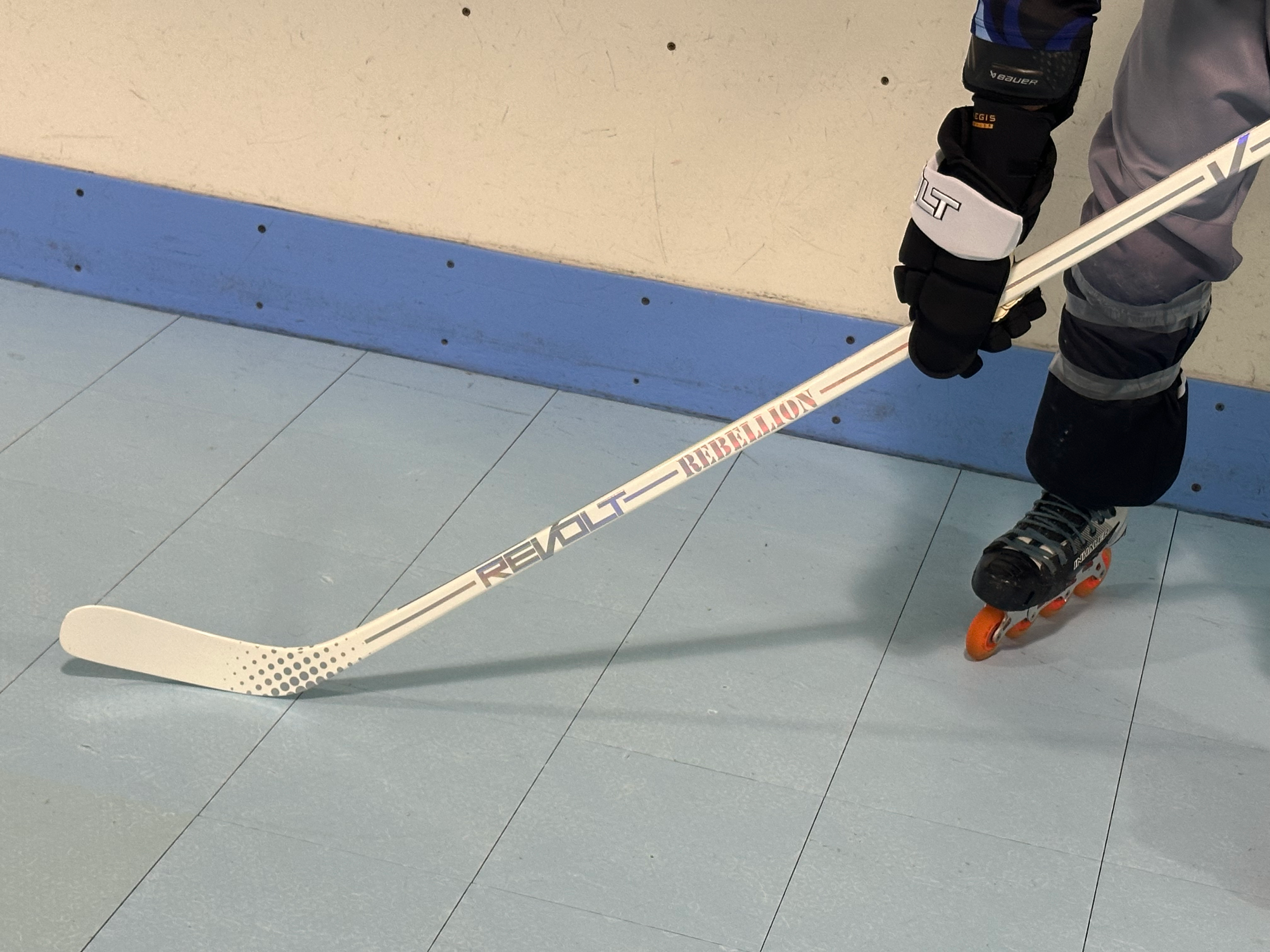 Rebellion Sr. Stick 325g : RH : P88 : Glossy Grip : 80 Flex