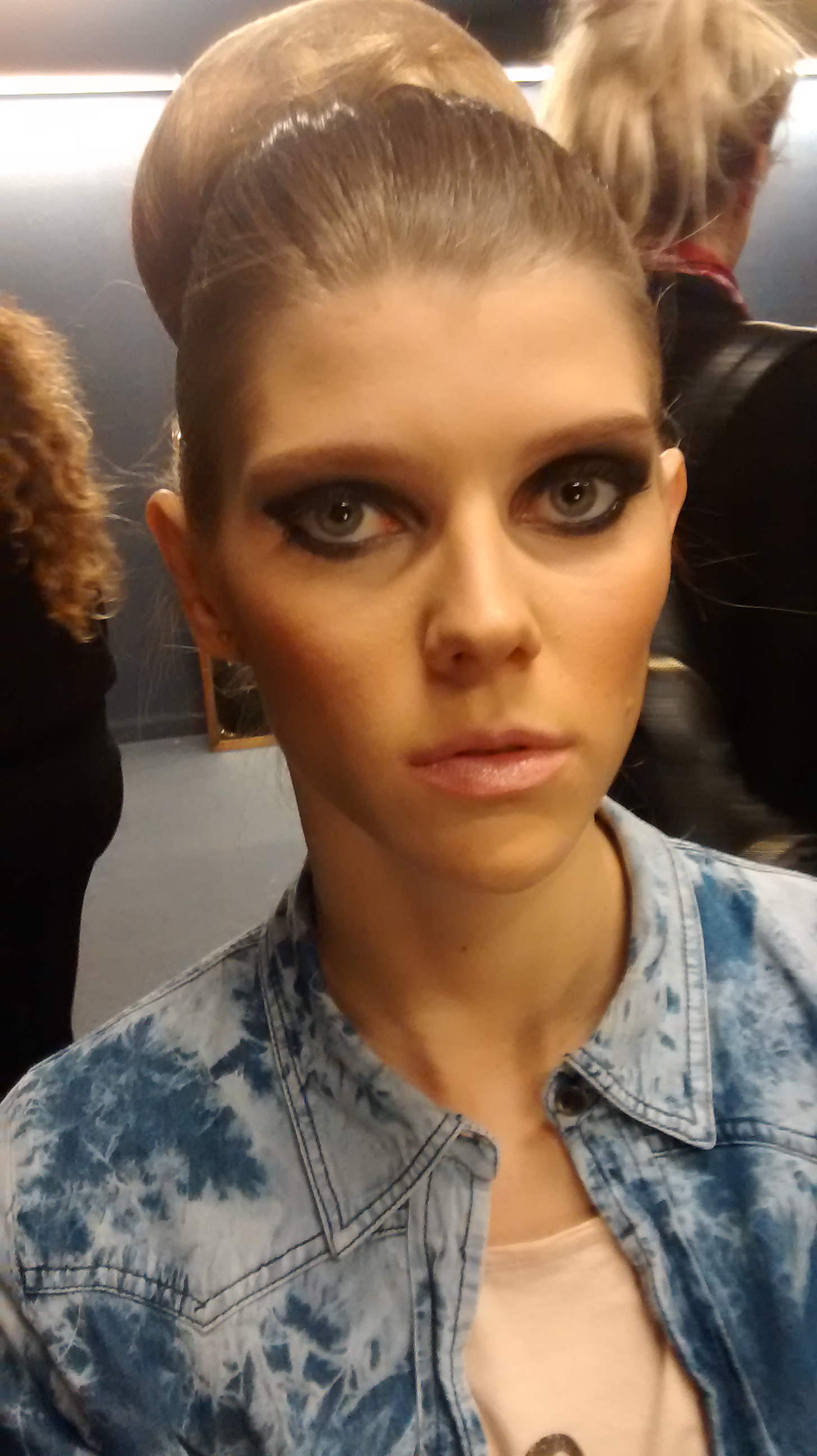 Maquillaje Desfile UP
