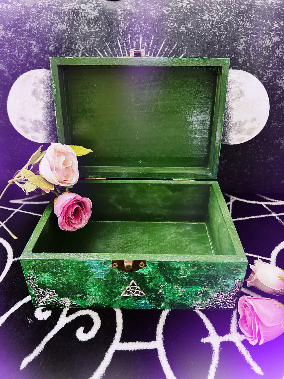 Thumbnail: Green Pentacle Altar Box