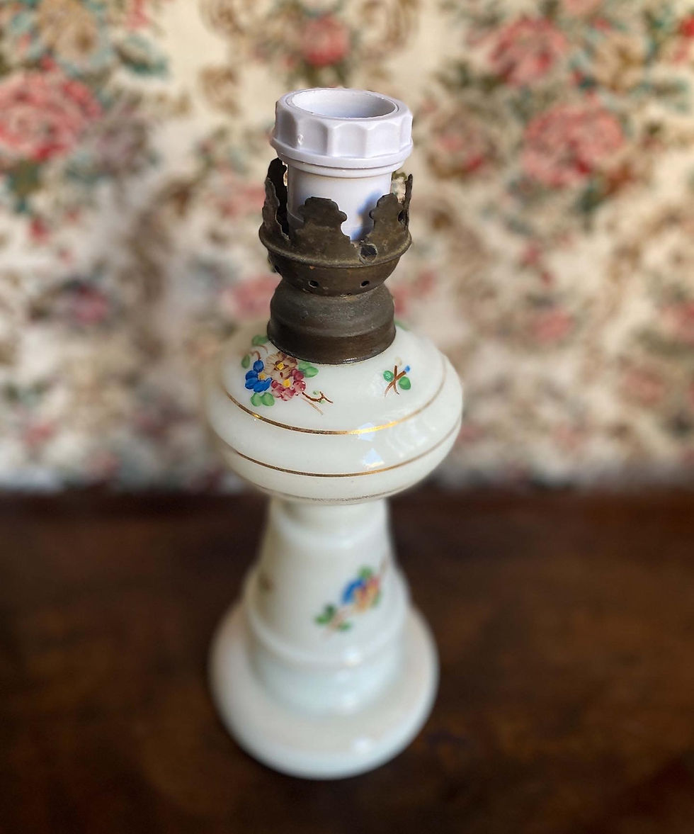 Miniatura: Abajur Vintage porcelana pintada rococó e cúpula de franjas 