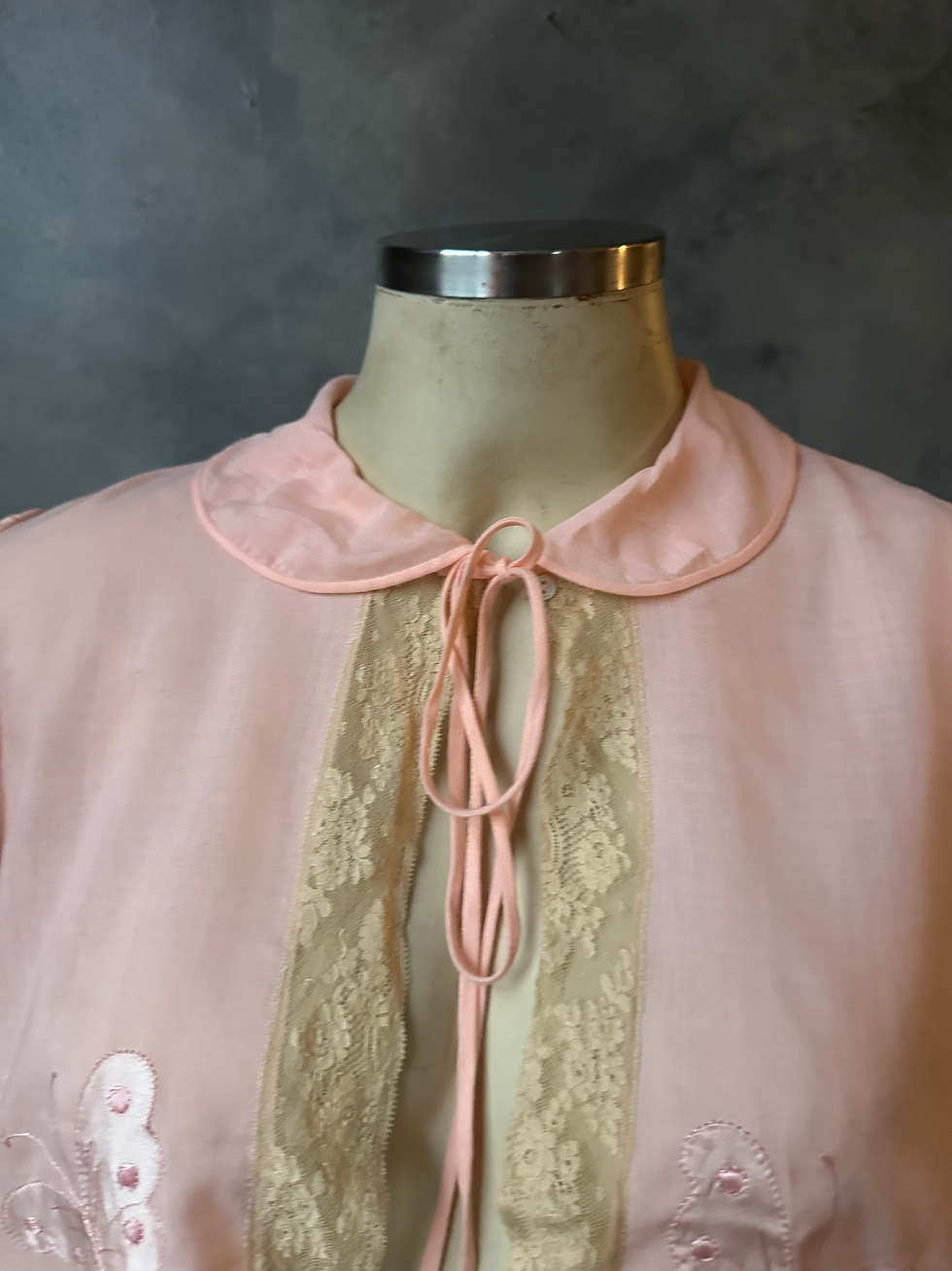 Miniatura: Liseuse blusa vintage algodão rosa bordado borboletas cetim 