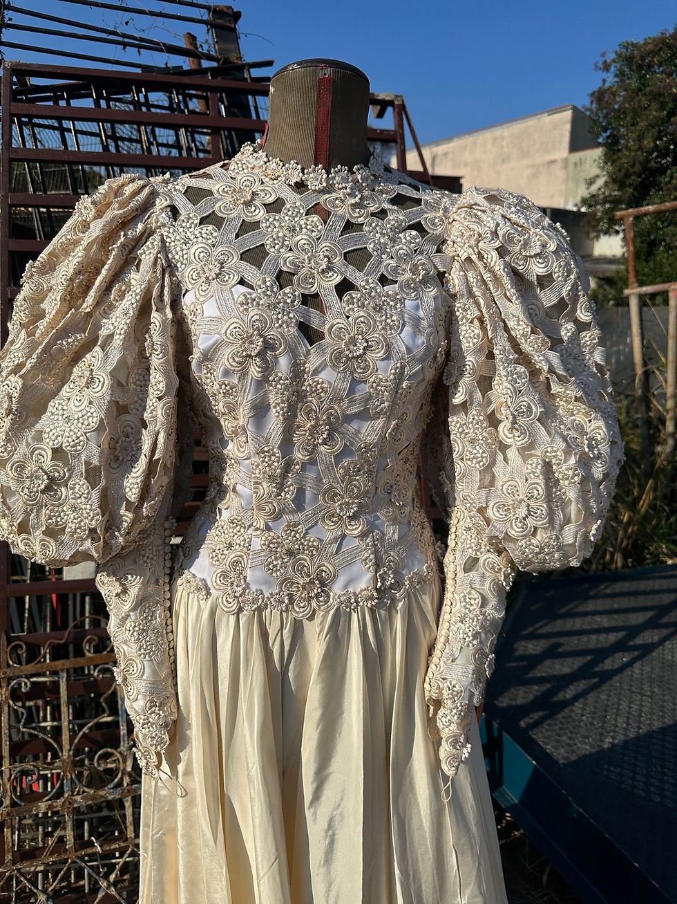 Miniatura: Vestido vintage extraordinário mangas super bufantes bordados