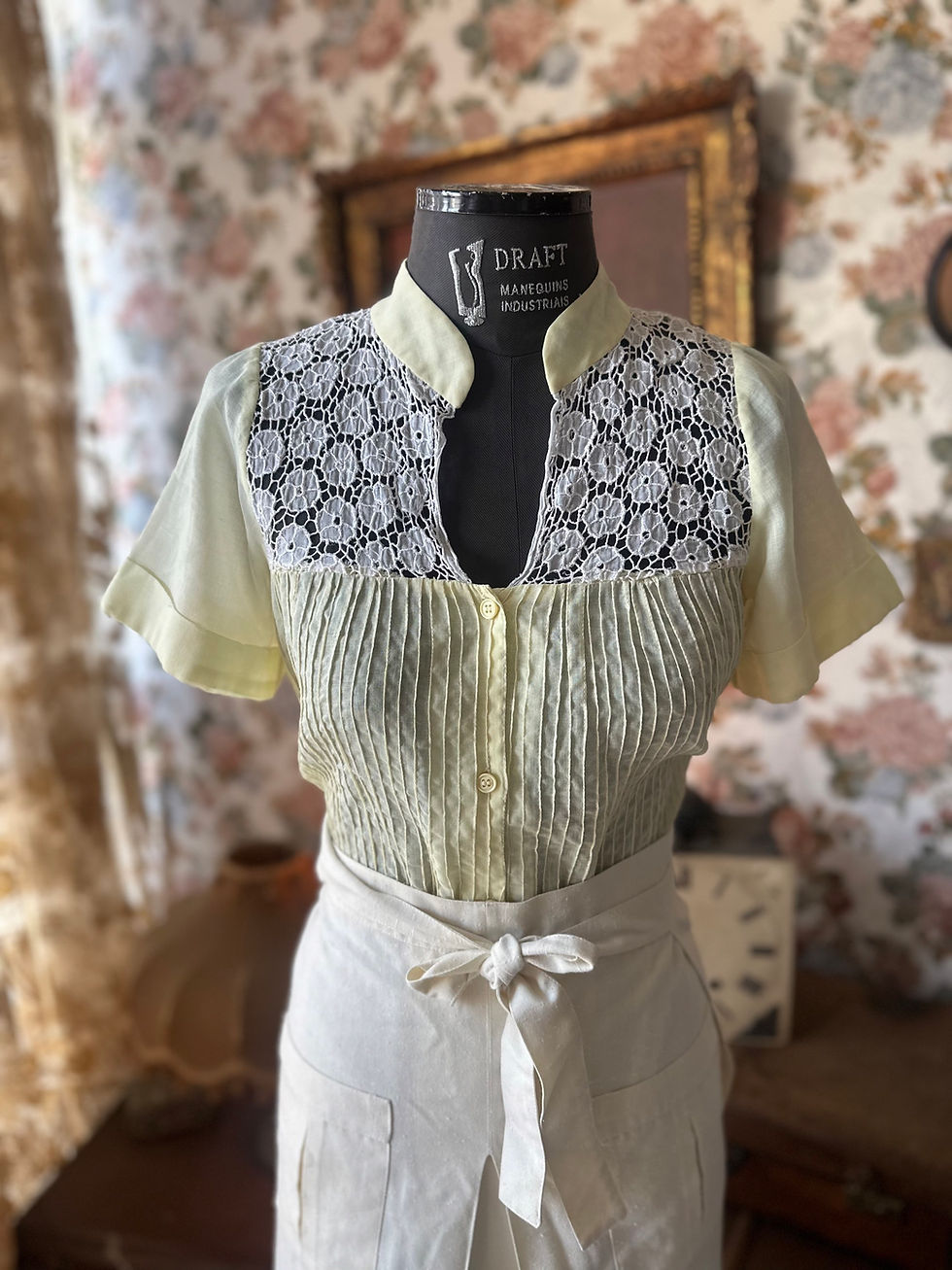 Miniatura: Blusa vintage romântica amarelinha pala bordado richelieu 