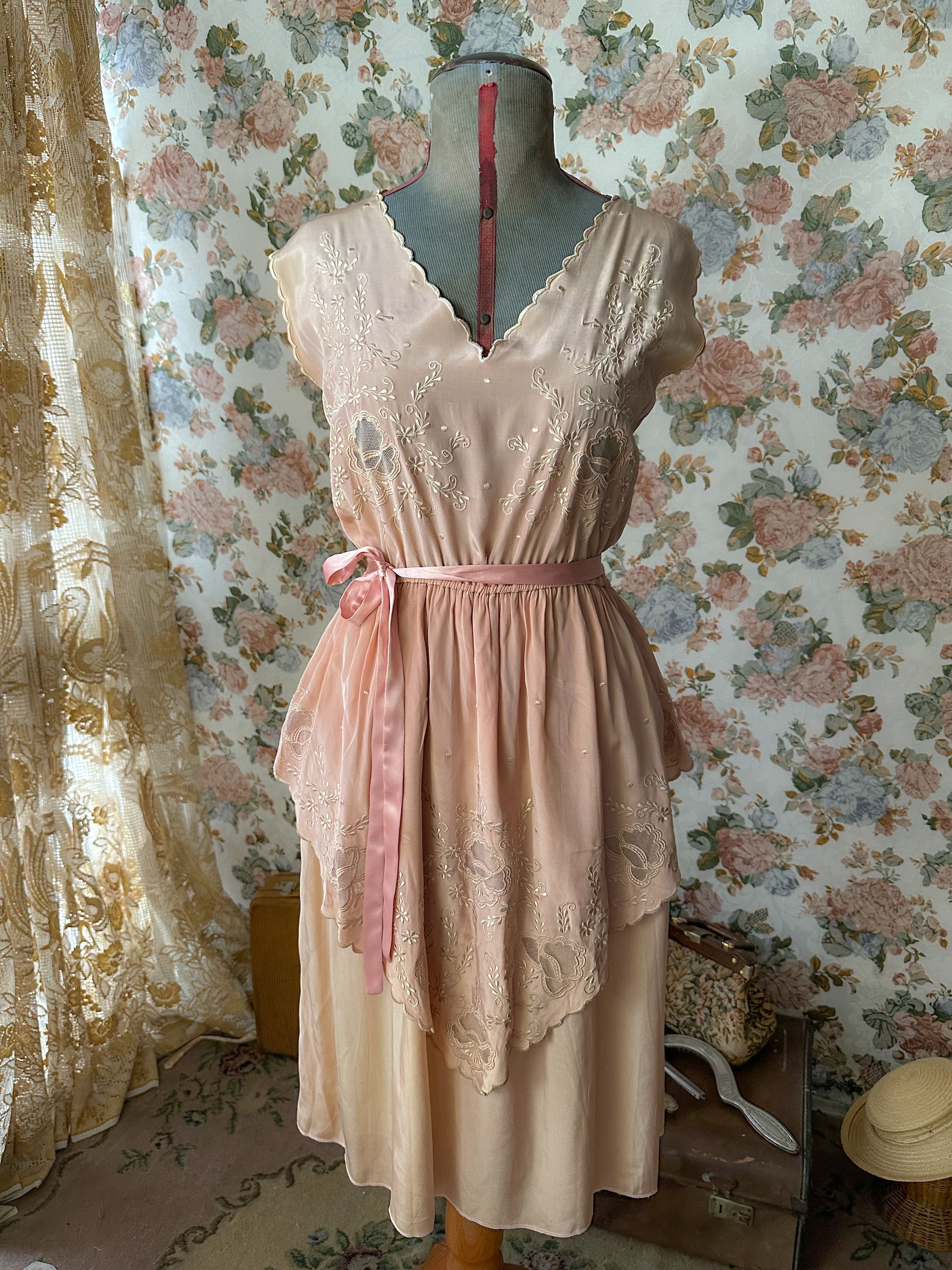 Vestido vintage seda com bordados 1910