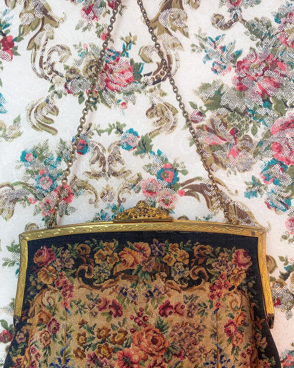 Miniatura: Bolsa vintage gobelin floral preta com porta pente em petite point