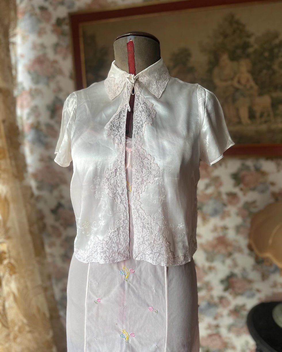 Miniatura: Liseuse blusa vintage 1940 seda rendas francesas bege 