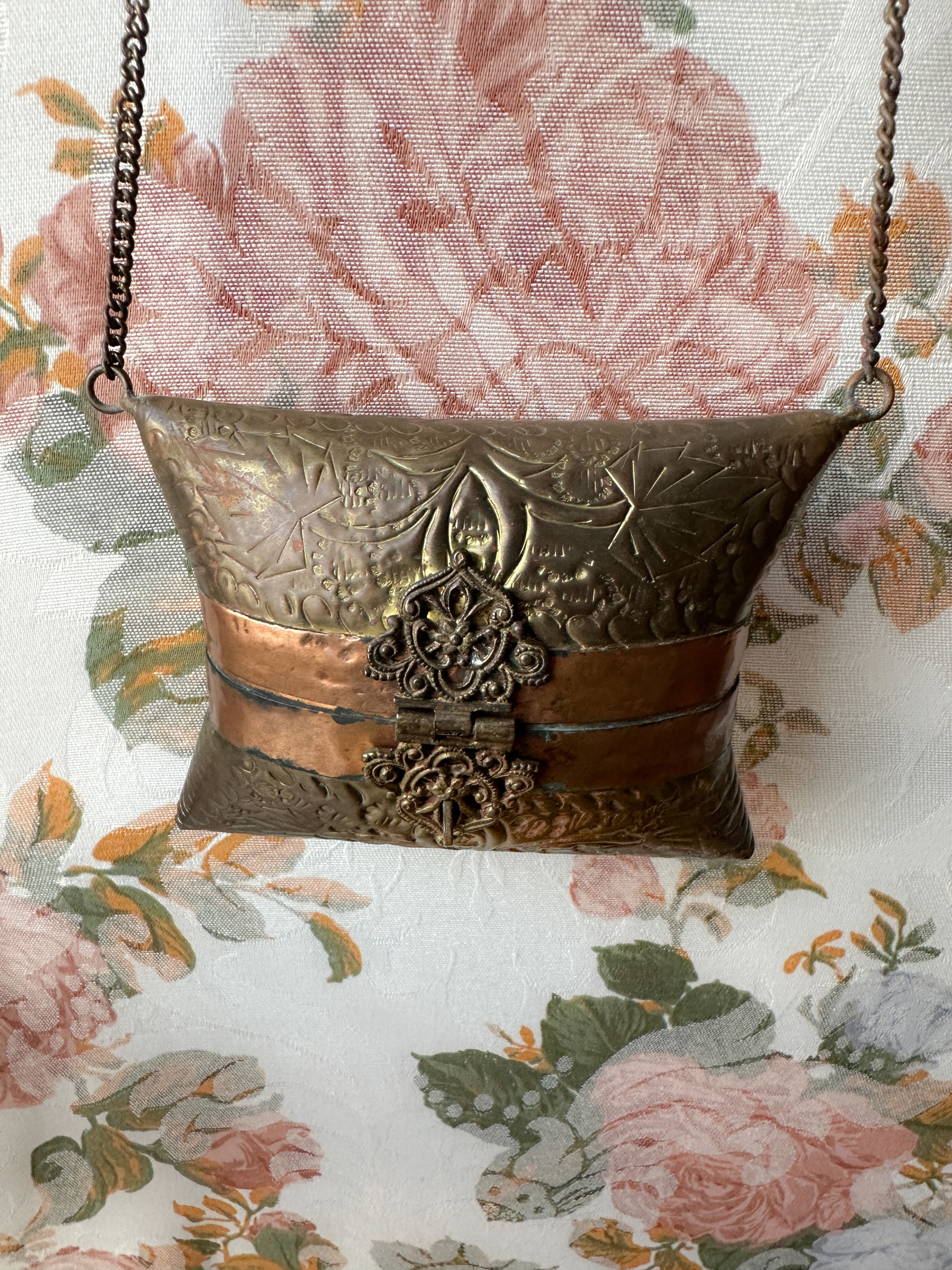 Bolsa clutch vintage 1920 metal trabalhado 