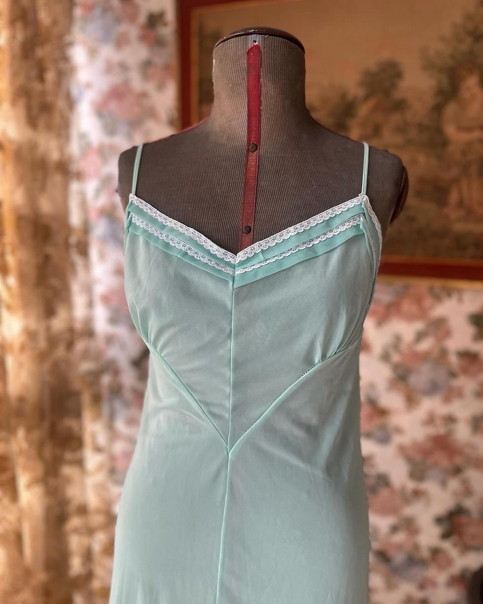 Miniatura: Conjunto vintage camisola e peignoir verde renda branca 