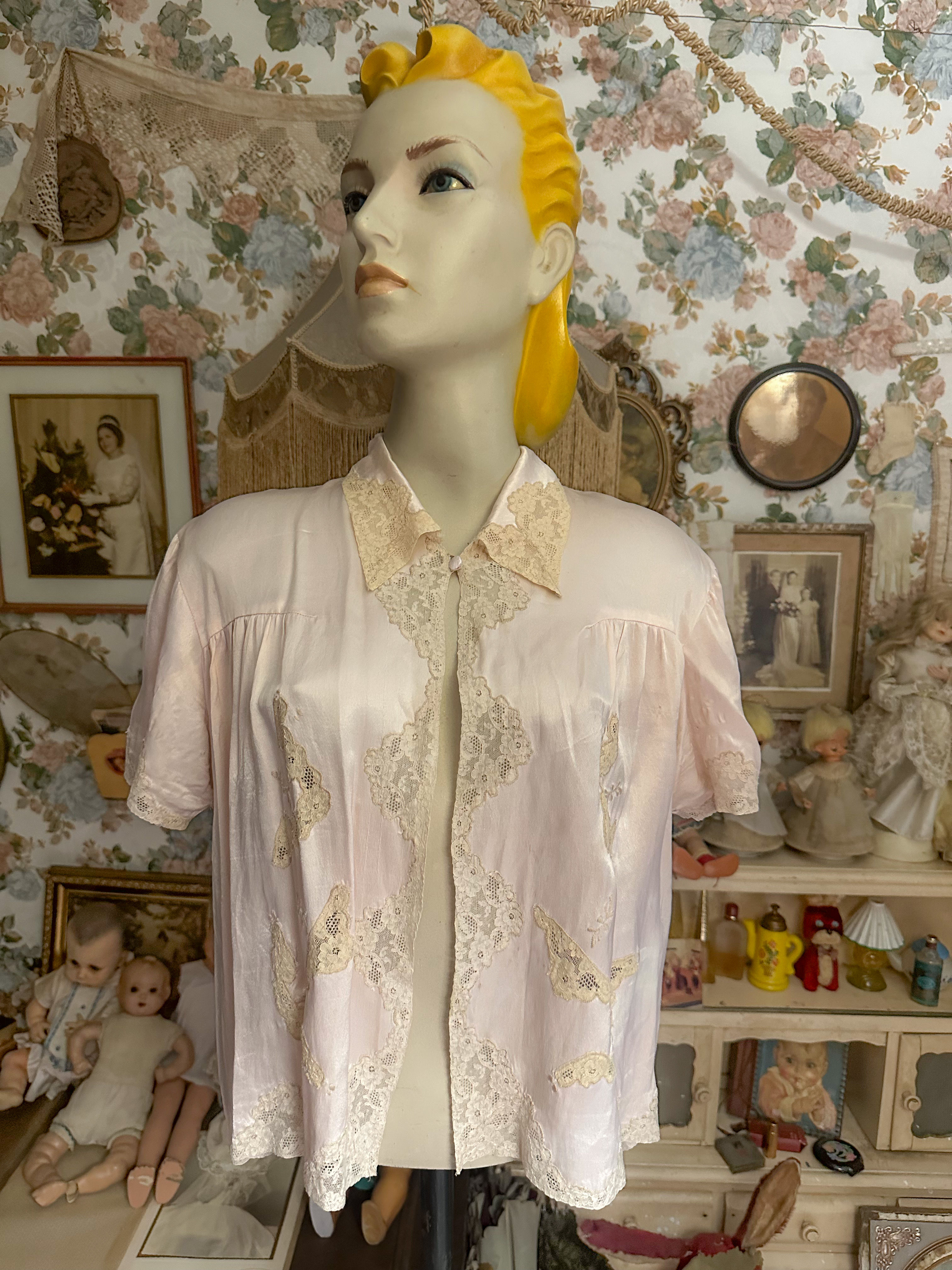 Liseuse vintage 1940/50 seda rosinha rendas francesas bege