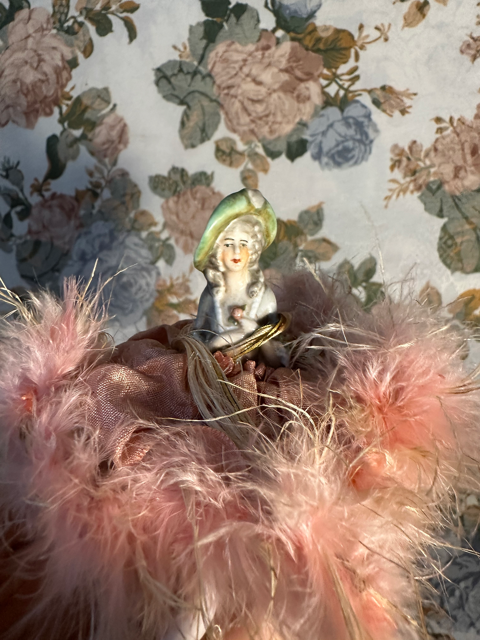 Miniatura: Boneca half doll Alemanha porcelana fru-fru 