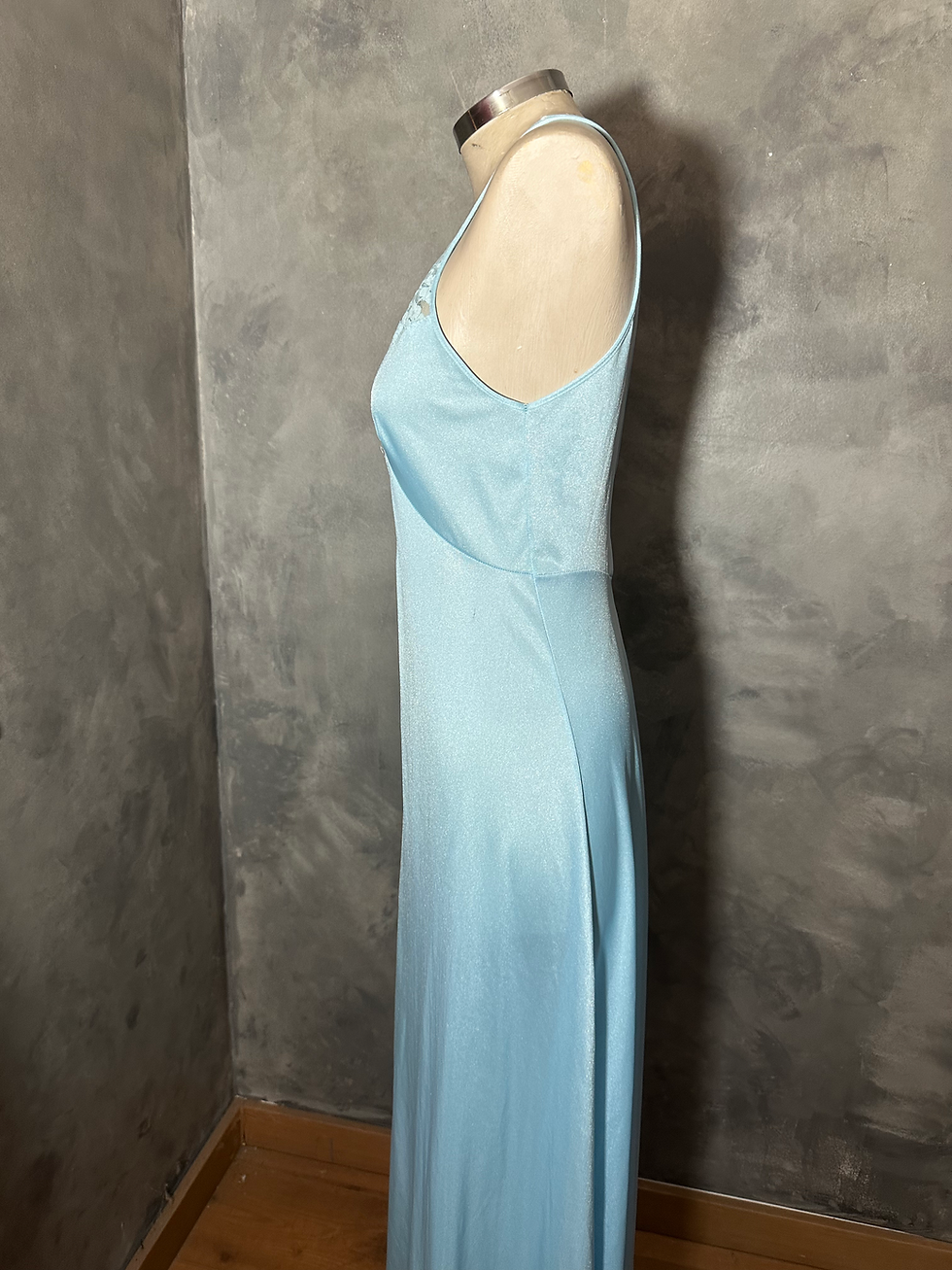 Miniatura: Camisola slip dress longa azul claro decote profundo rendas 