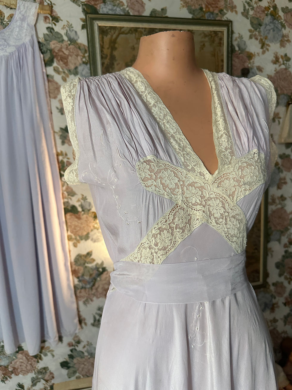 Miniatura: Vestido camisola vintage 1940 seda pura lavanda rendas francesas creme 