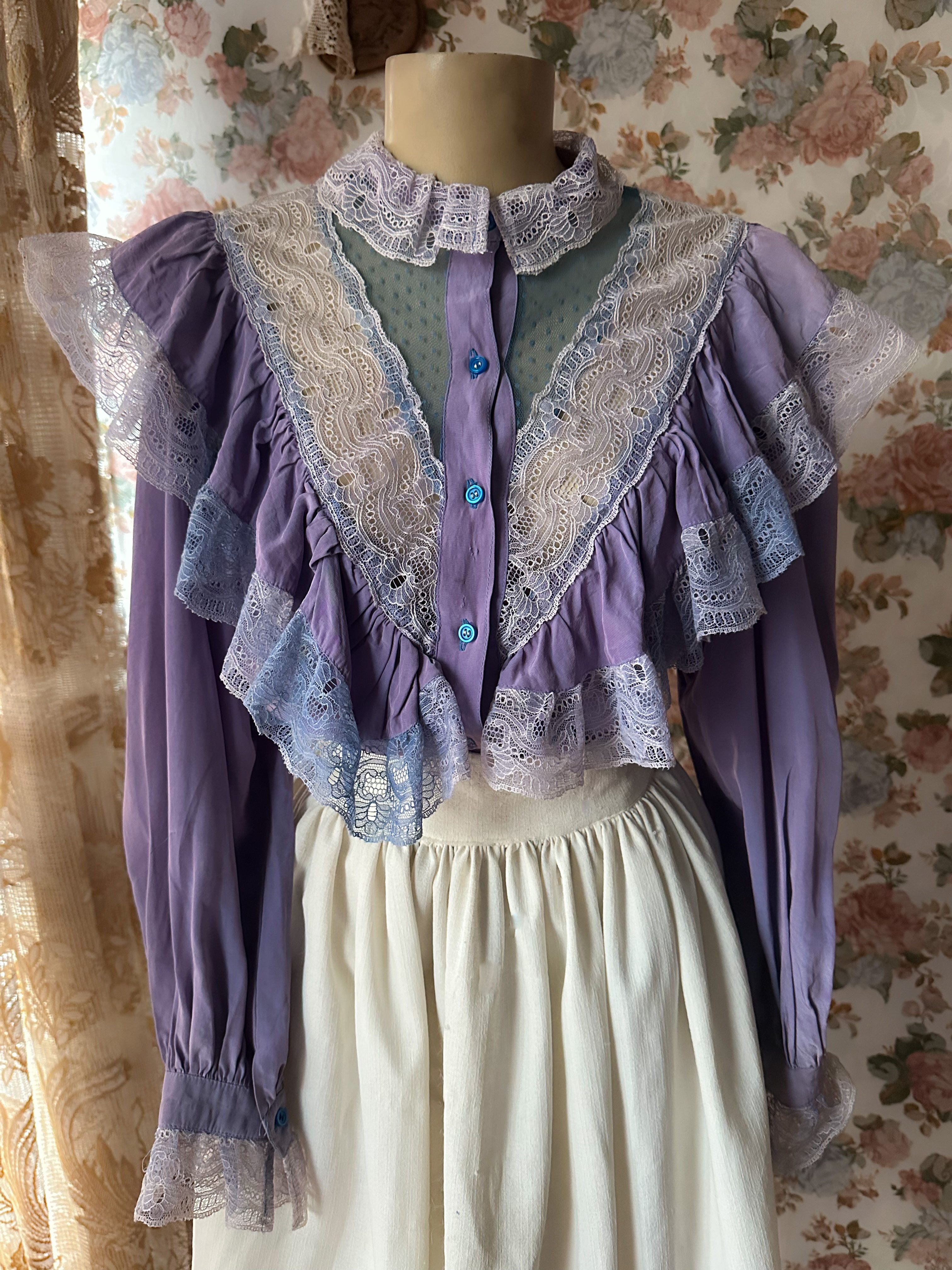 Blusa vintage francesa seda vitoriana rendas 