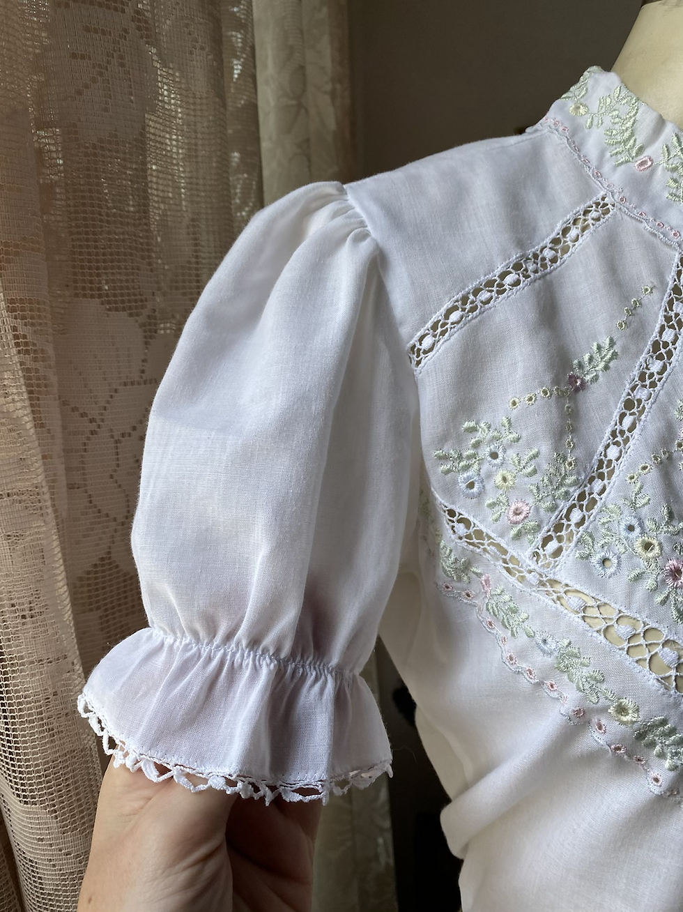 Miniatura: Blusa Vintage camponesa bordados coloridos pastéis 