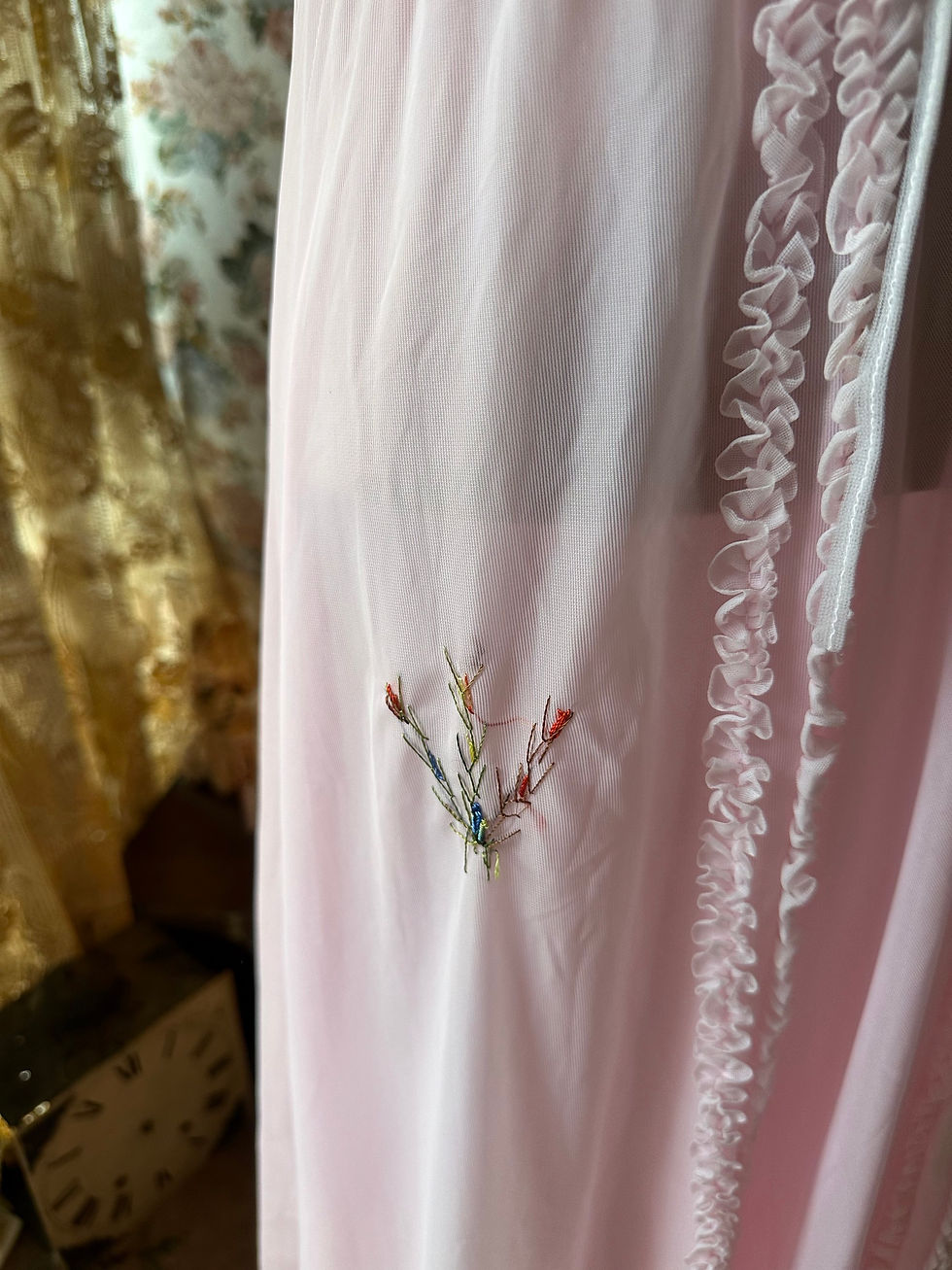 Miniatura: Conjunto camisola e peignoir vintage 1950 fru-fru bordados 