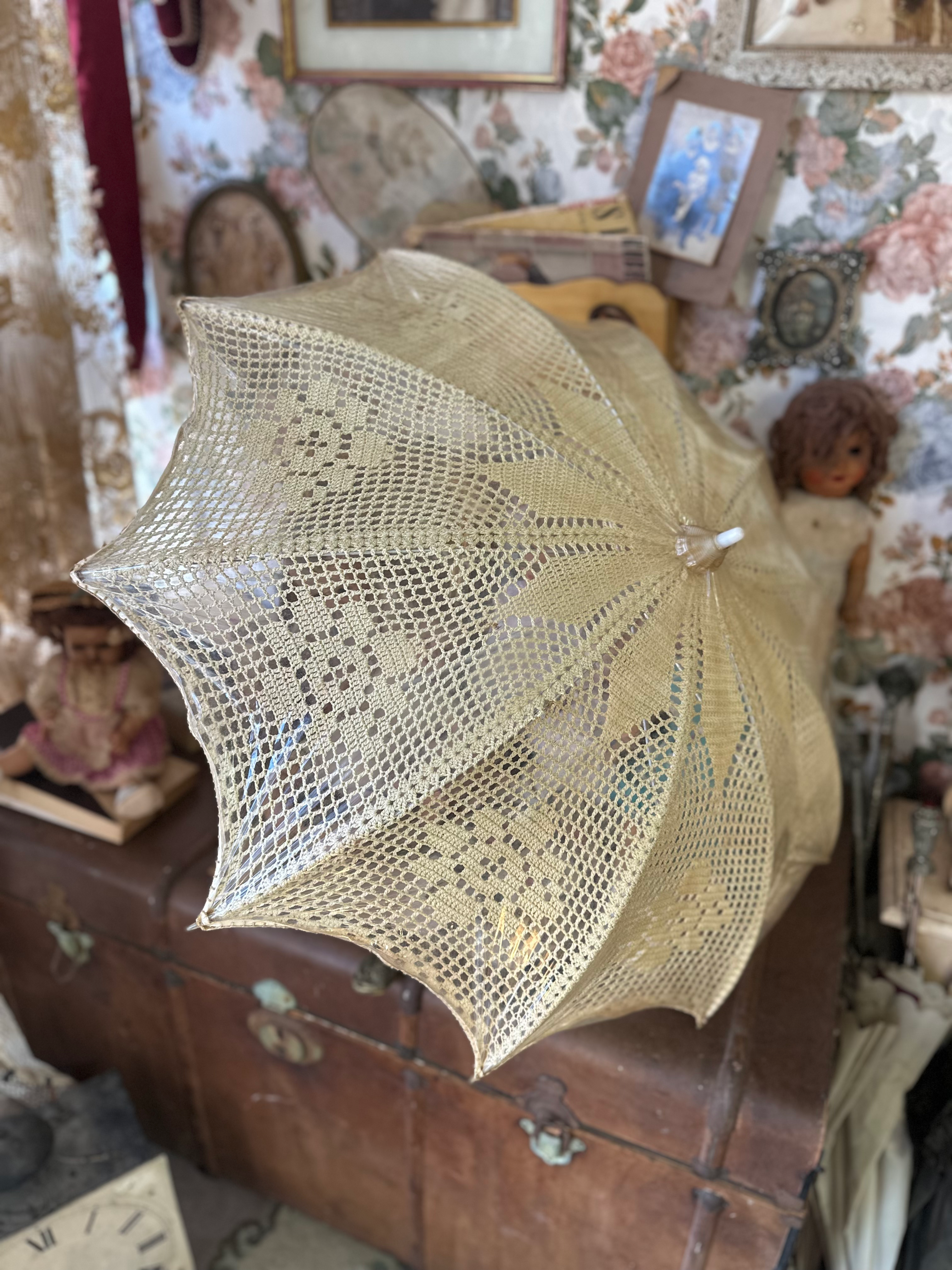 Guarda chuva vintage crochê bege estilo vitoriano  