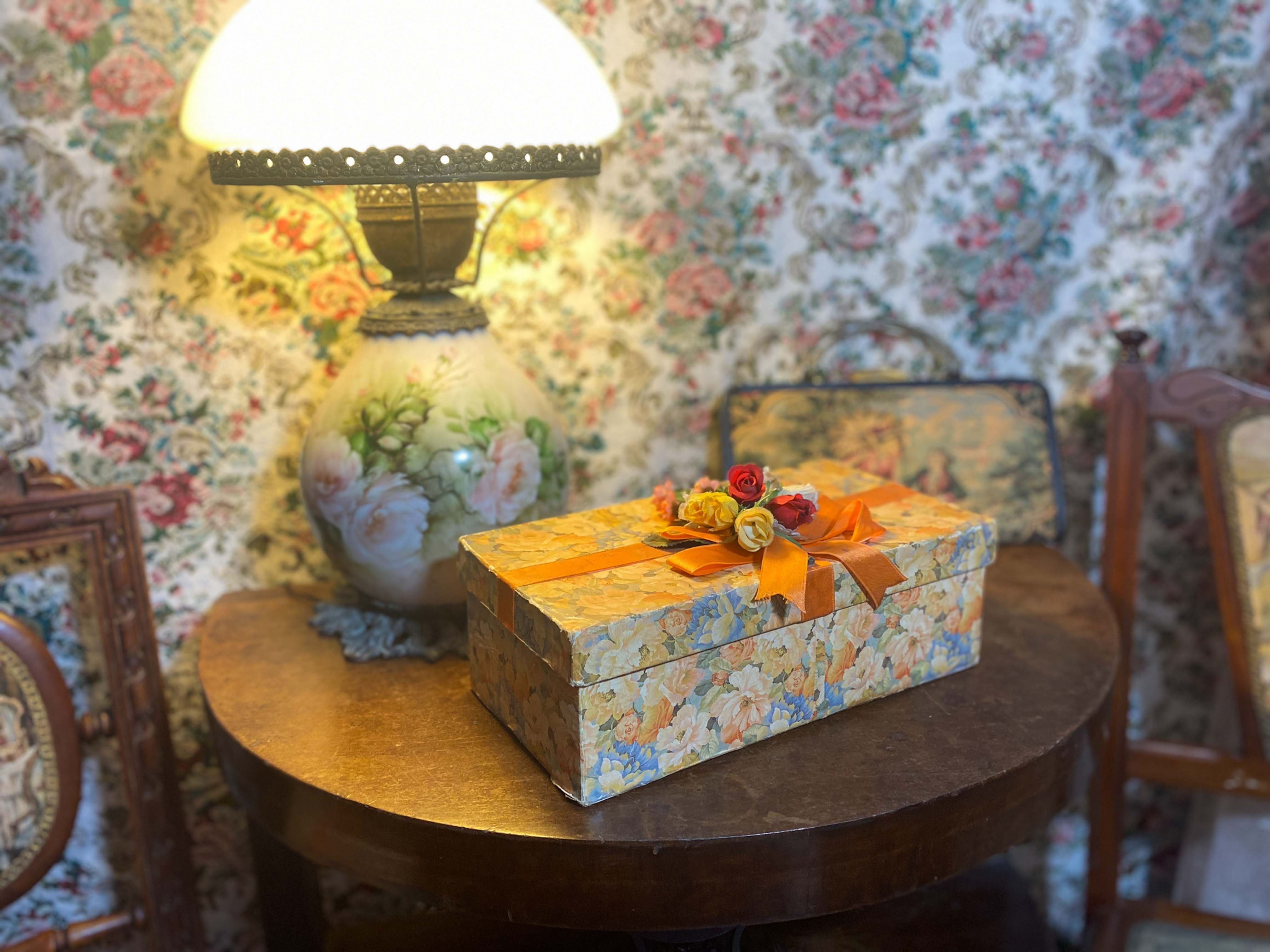 Caixa /porta joias artesanal anos 50