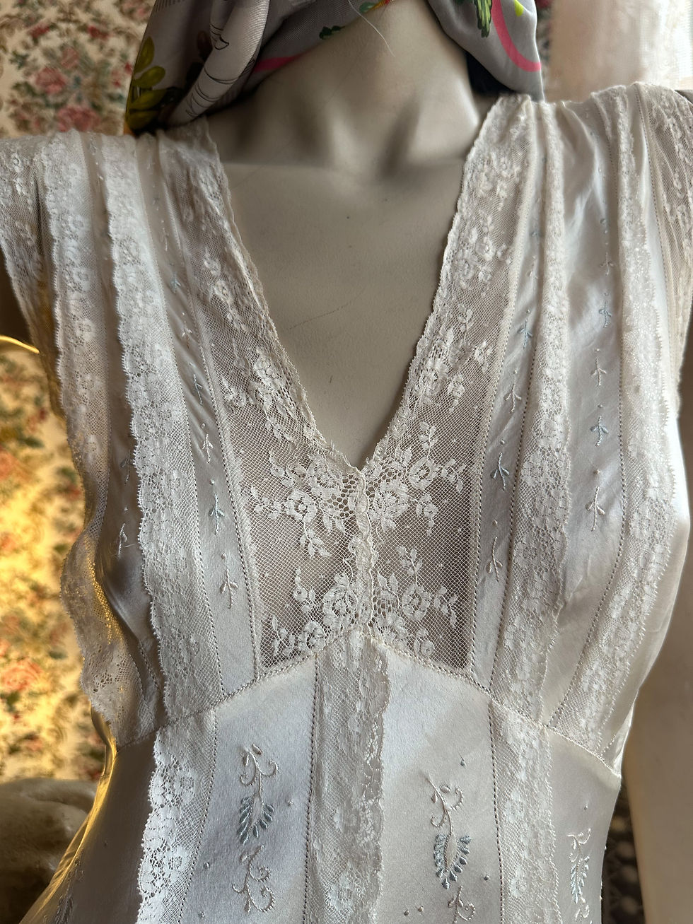 Miniatura: Vestido camisola vintage 1930 seda pura bordados flores azul past