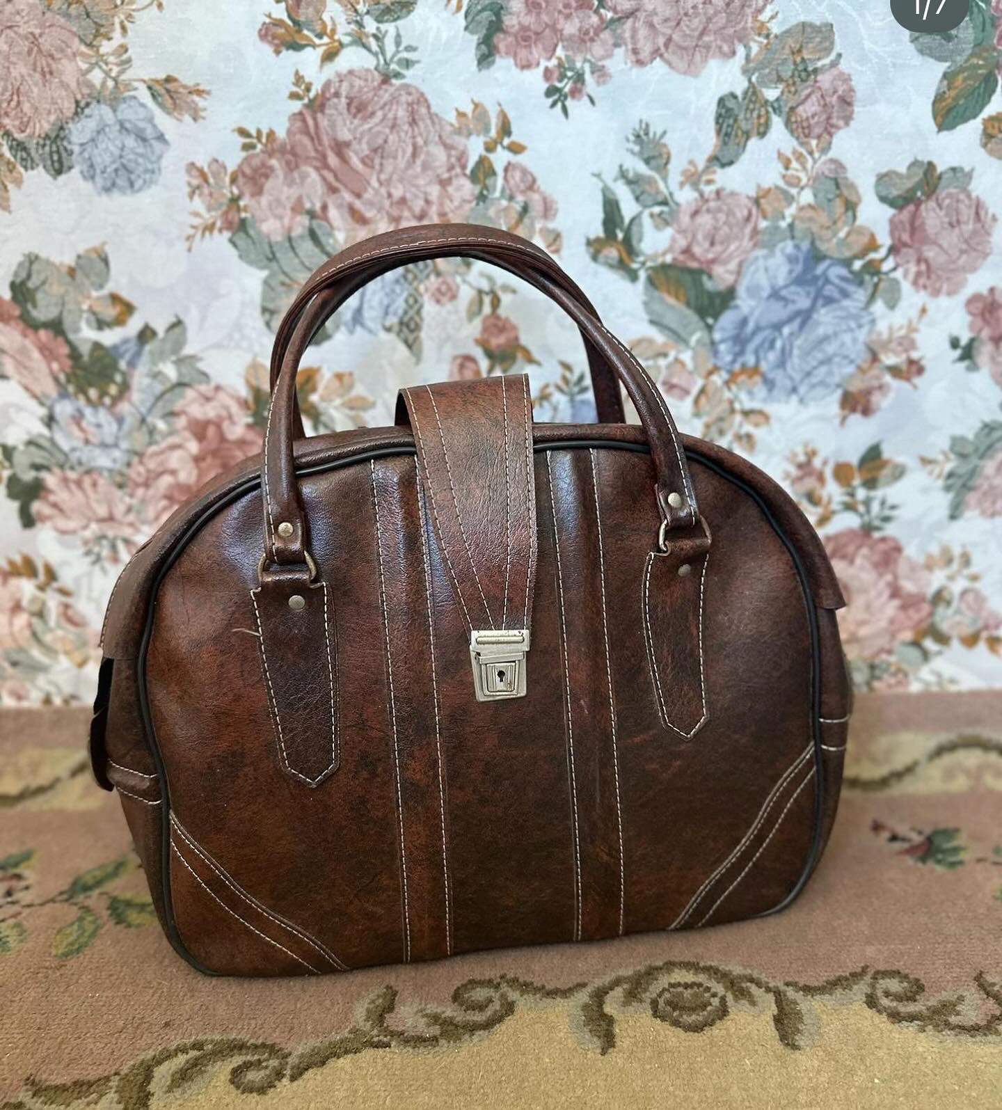 Bolsa tipo maleta vintage 1970 pesponto branco 