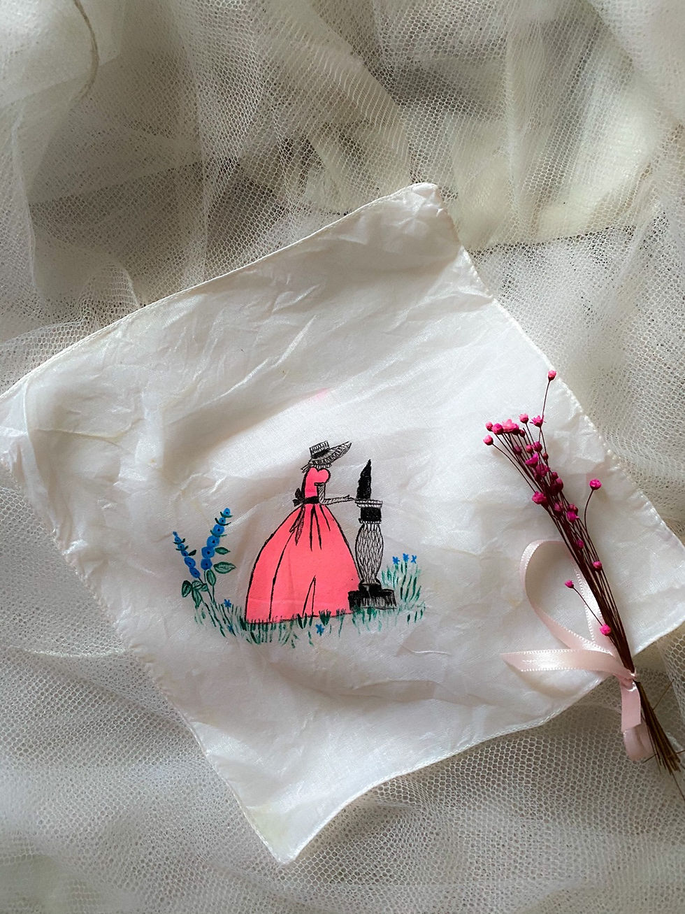 Miniatura: Lenço de bolso com dama pintada a mão 
