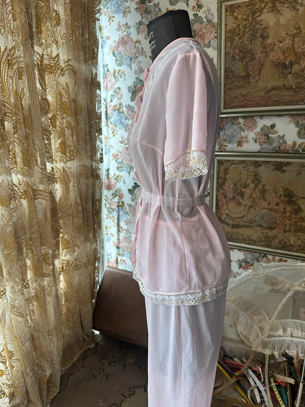 Miniatura: Pijama vintage rosinha com rendas branca e bege 