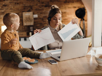 Coworking com espaço para as crianças auxilia no trabalho dos pais
