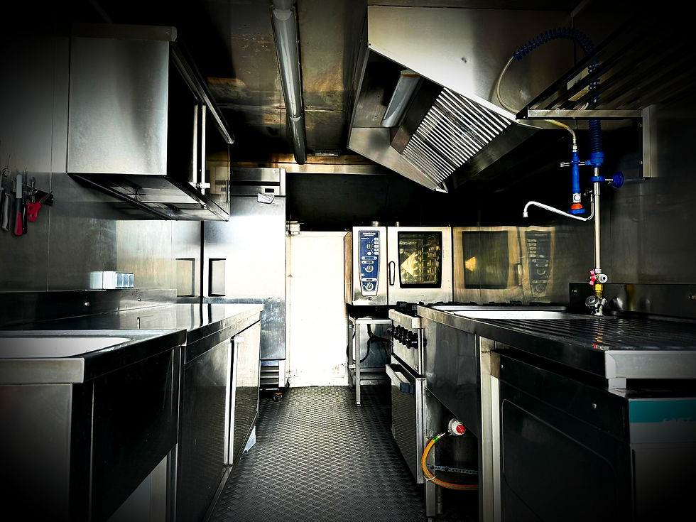 Cuisine mobile équipée riviera catering pour événements extérieurs