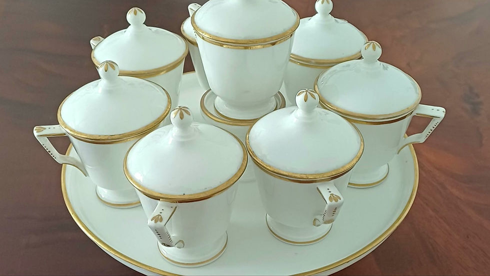 Thumbnail: NAST à Paris service jus ou à crème. Porcelaine dure. Début du XIXème siècle.
