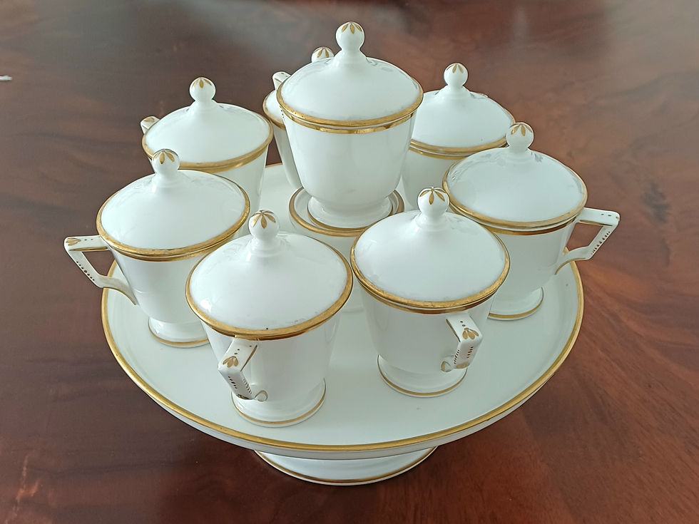 Thumbnail: NAST à Paris service jus ou à crème. Porcelaine dure. Début du XIXème siècle.