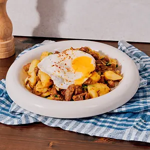 Tiroler gröstl - Cartofi rumeniți cu vită și ou ochi