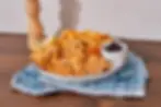 Wiener schnitzel cu dulceață de merișoare & cartofi prăjiți home made