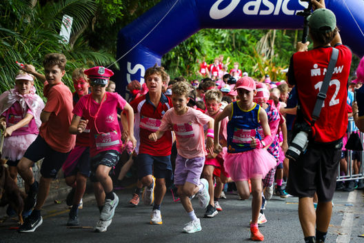 Garmin Noosa Triathlon 2025: Day 1 Highlights for Southeast Asian Triathletes – Fun Runs, Ocean Swims & Elite Athlete Energy