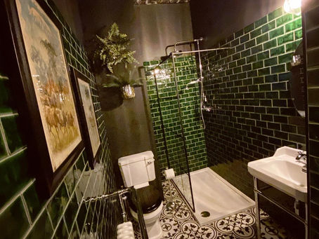 MELROSE HOUSE – THE BATHROOM