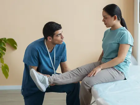 AFO ankle foot orthosis vs KAFO knee ankle foot orthosis difference leg brace guide for polio treatment in Delhi and Gurgaon